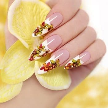 Paprastas bet gražus lakavimas / manikiūras su nagų lipdukais