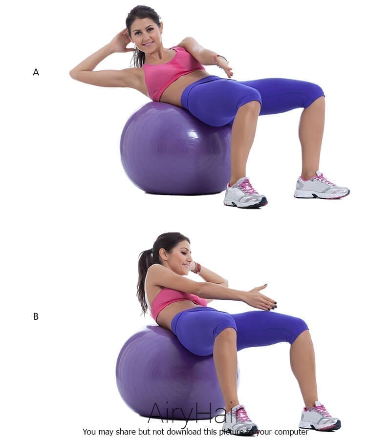 Crunches mit Gymnastik-Ball