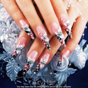 Futuristinis nagų manikiūras