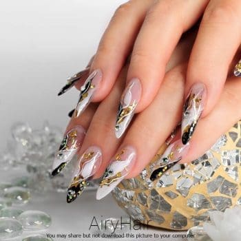 Ypač prabangus nagų manikiūras