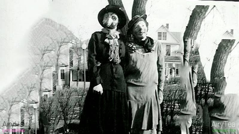 Creepy lovers, a Halloween costume