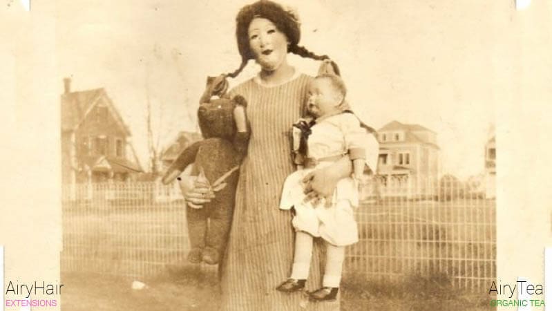 Creepy mother and daughter Halloween costume