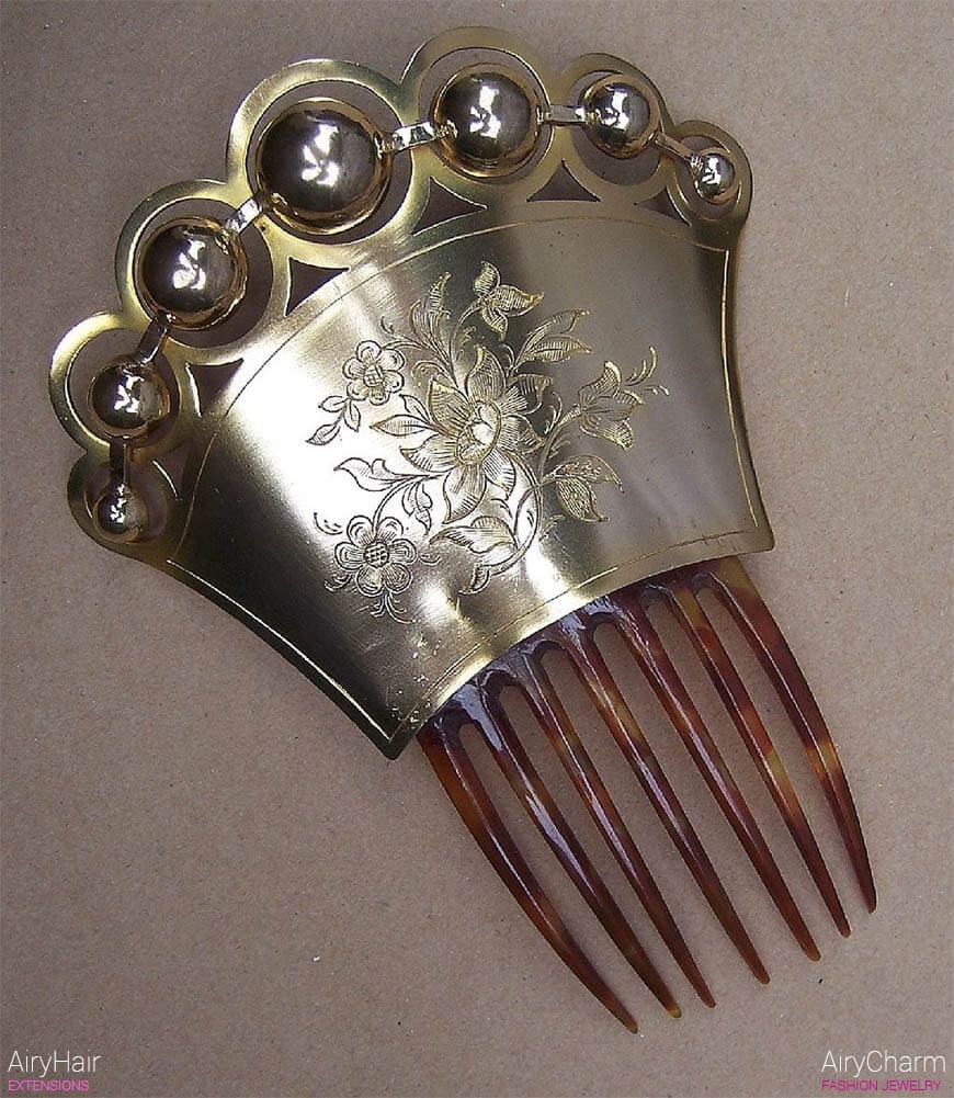 Wooden Victorian hair comb
