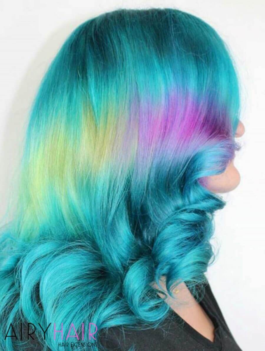 Shine Line on Turquoise Hair