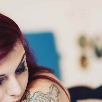 How to Buy, Remove & Apply Glue-In Hair Extensions Perfectly? (2023)